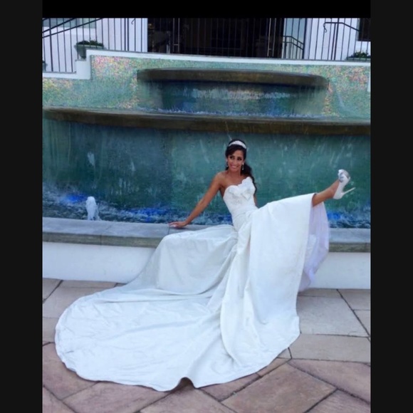 Gorgeous Jorge Manuel white dress - Picture 3 of 3